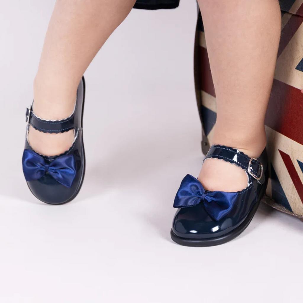 Bay Pod/Early Days  * BPH505-N  Navy patent shoes  Size 4