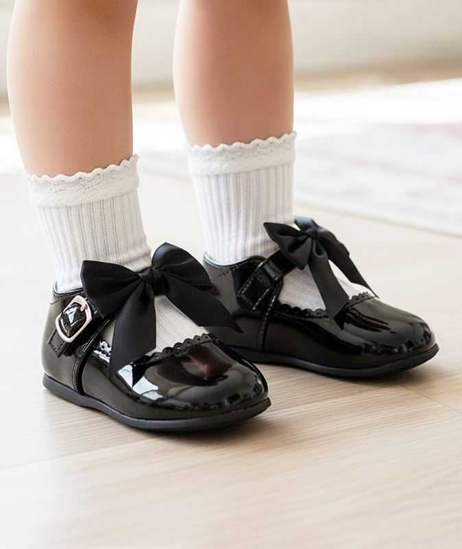 Melia  * MeKylie-B Black Bow Shoes Pack of 12 (Sizes 3-8)