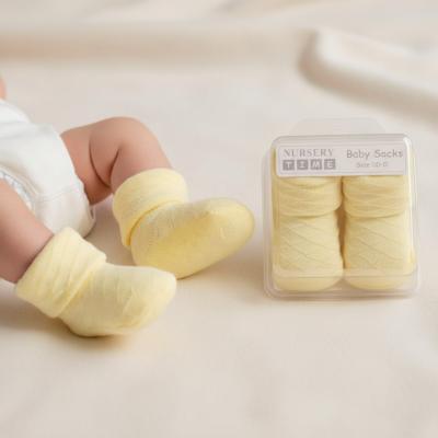 NT2114L Lemon Yellow Diamond Boxed Sock (00-0)