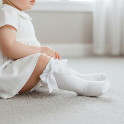 NT61-2224-W White Knee Length "Bow" Socks (0-18 months)