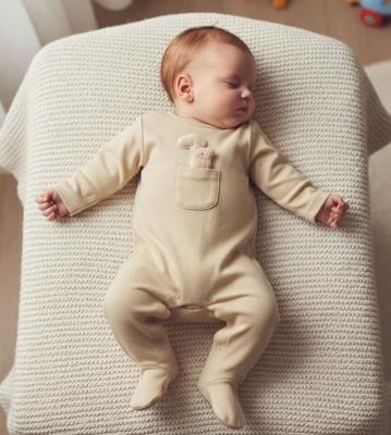 RBH14049B  Pocket "Teddy" All In One  (0-9 months)