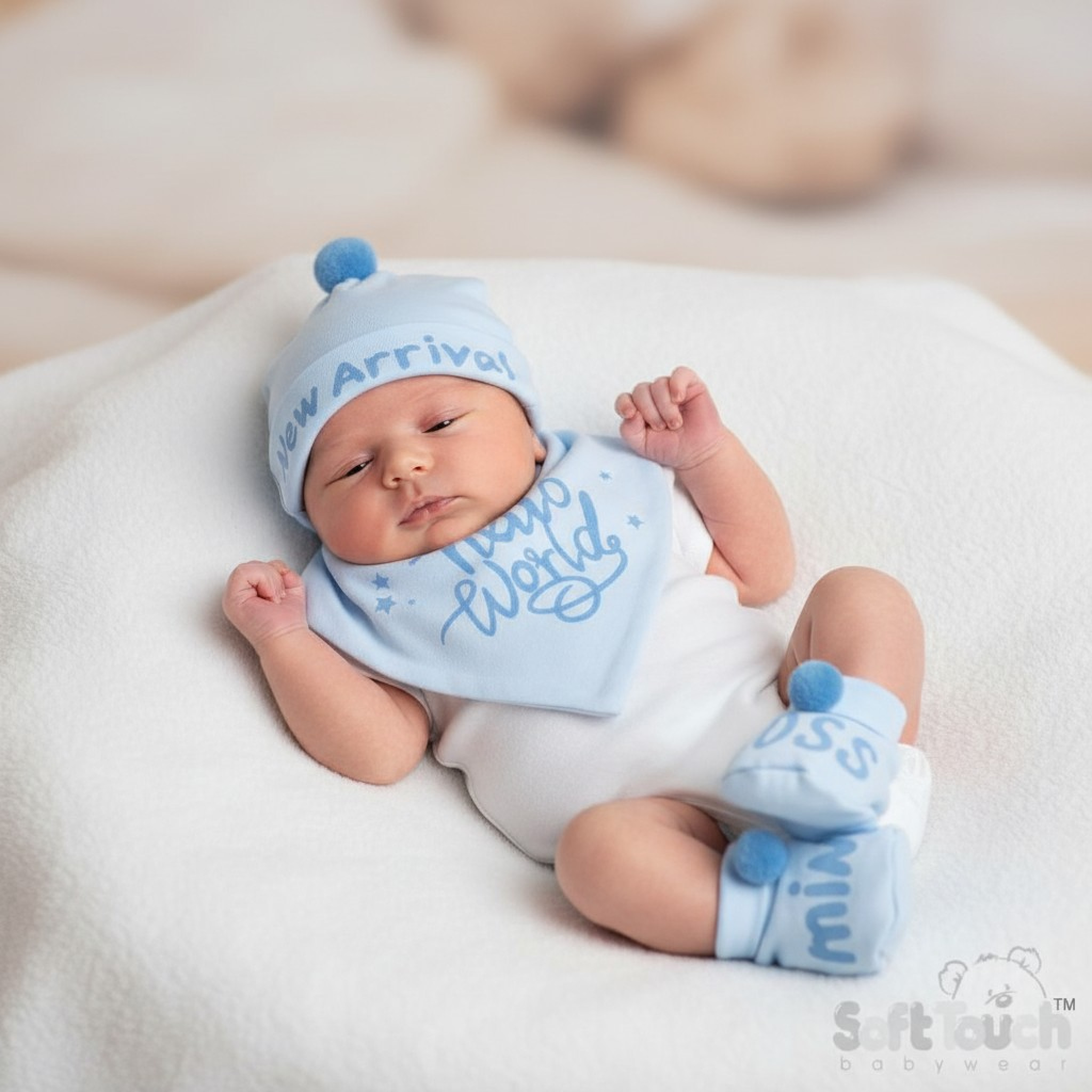 Soft Touch 4HBB254-B 5023797304521 STHBB254-B Organza gift Hat & Bootee Pom Pom Set(NB - 3m)