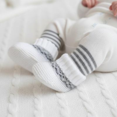 STS437W Stripe booties (newborn)