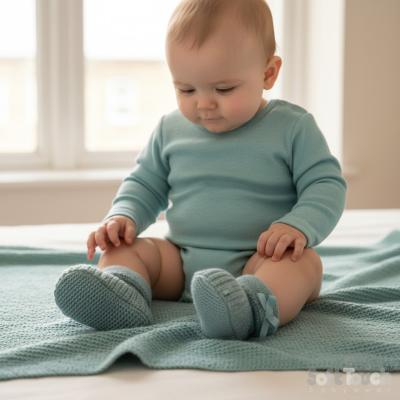 STB450-SG Sage Bow Knit Booties (newborn +)