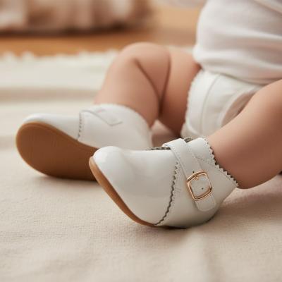 TIHS23-15-W  White Patent Boots (3-10)