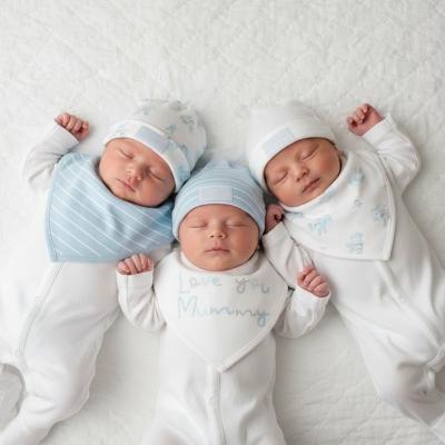 WMH13739B Sky Blue Hat & Bib set ( 3 assorted designs)
